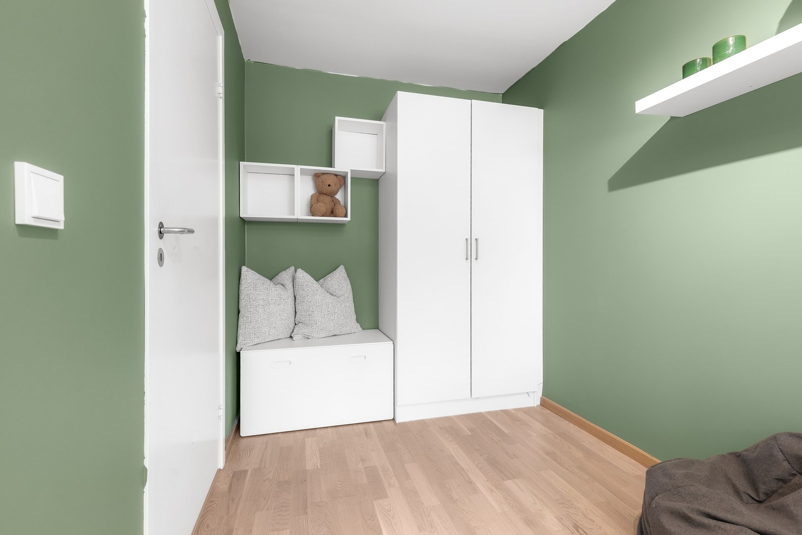 Også her er det fin plass til garderobeskap Galleribilde