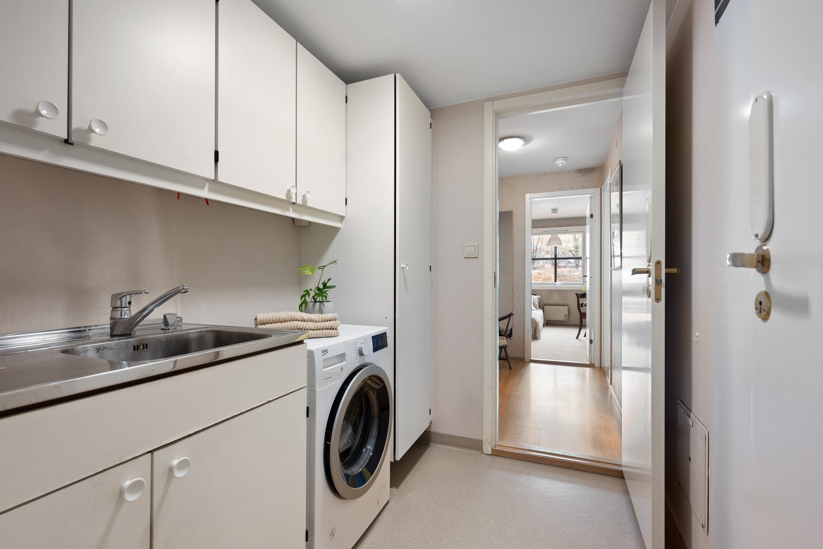 Praktisk, separat vaskerom Galleribilde