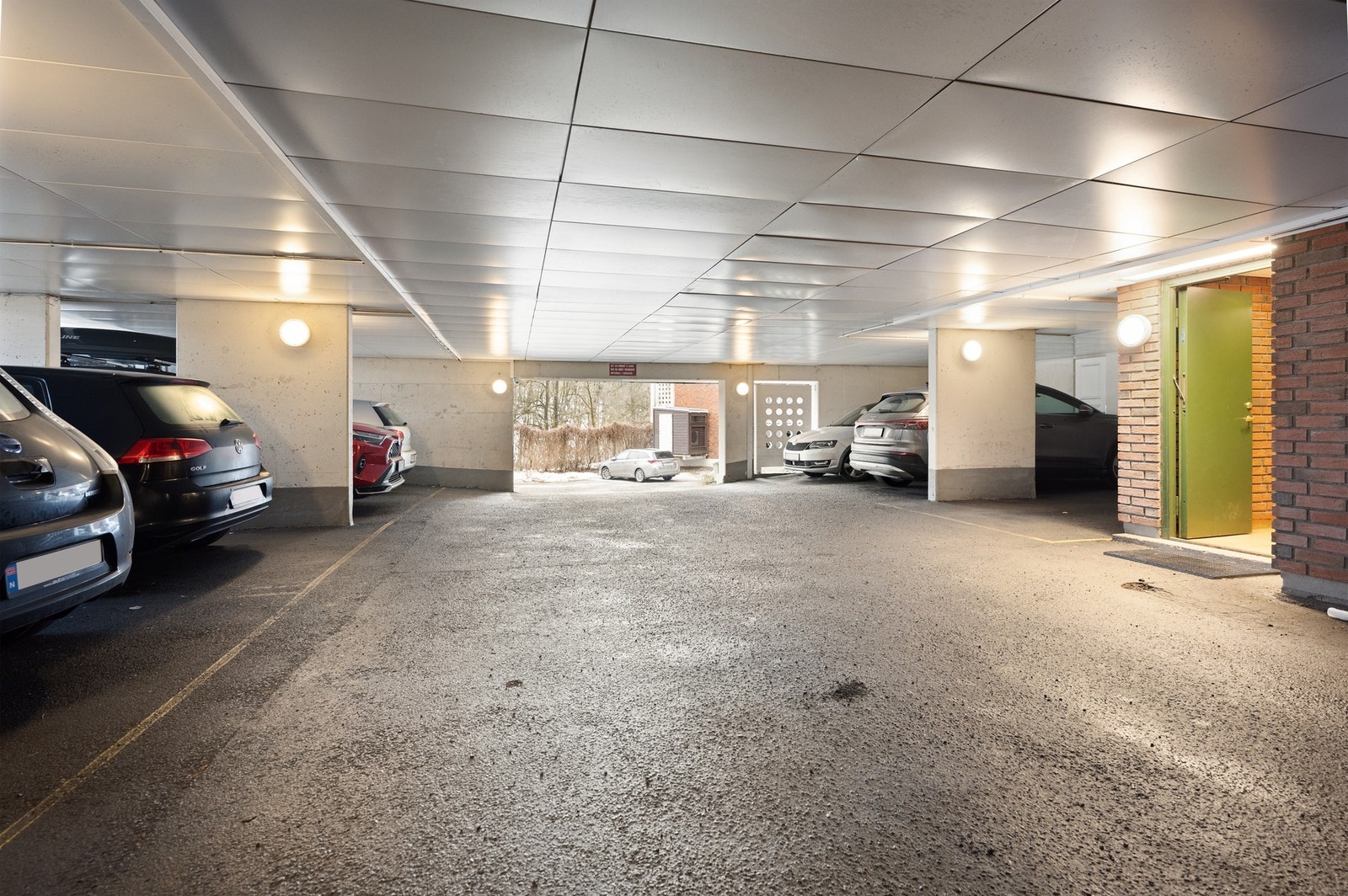 Det medfølger en garasjeplass Galleribilde