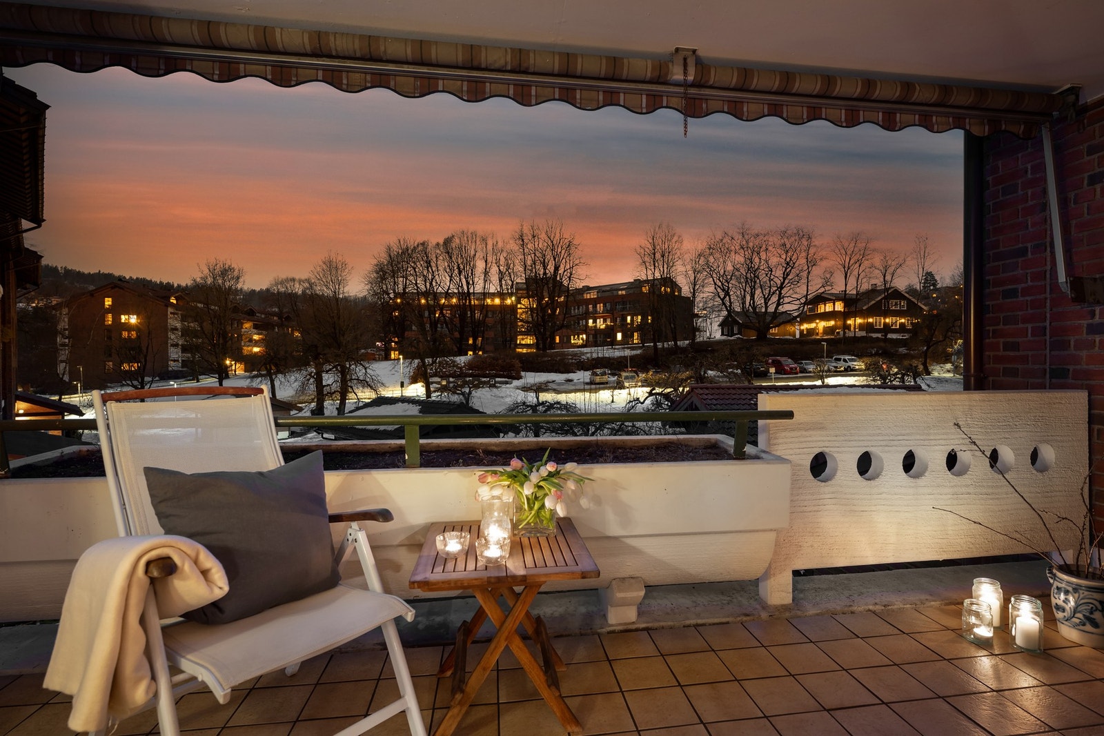 Kveldsstemning i Hamang terrasse 81 Galleribilde