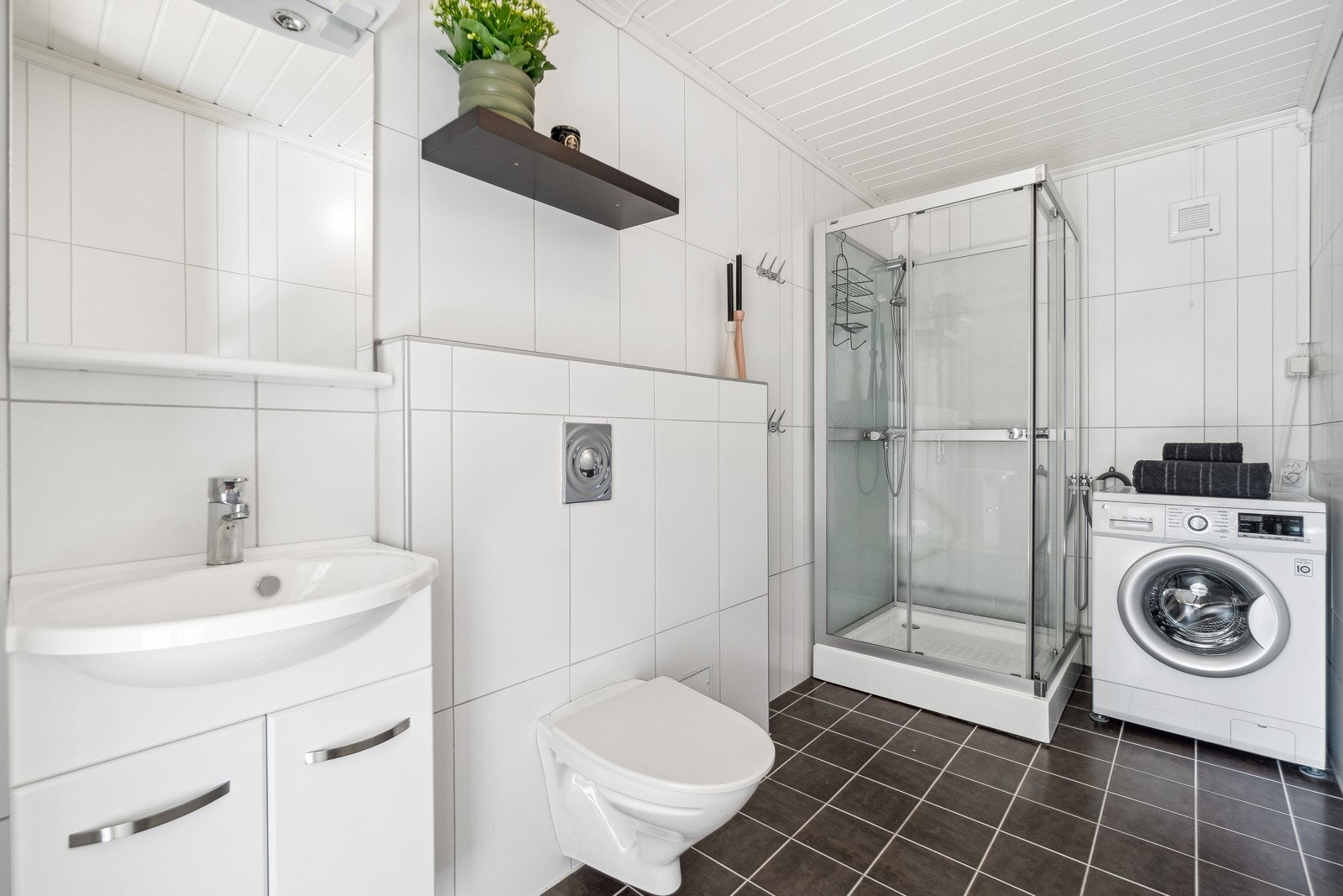 Badet gir også et hjemmekoselig inntrykk med en tidløs utførelse. Galleribilde