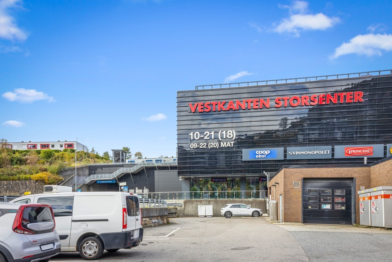 Fra boligen er det kort vei til Vestkanten Storsenter Galleribilde