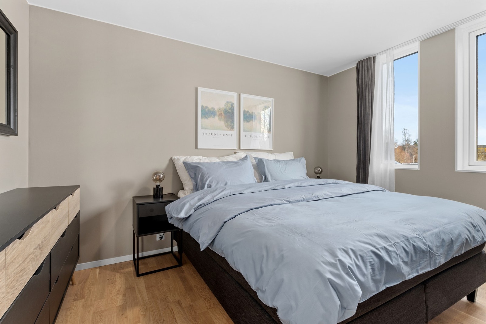 Hovedsoverommet måler hele 14 kvm og har god plass til seng av god størrelse og garderobeløsning. Galleribilde