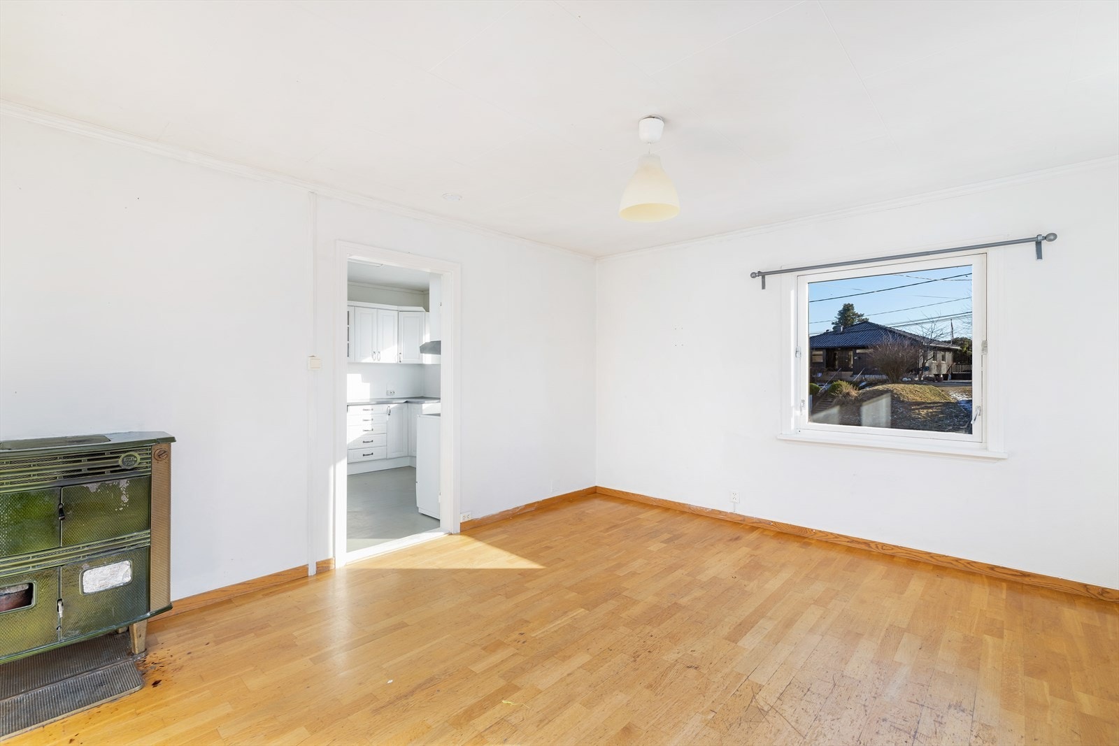 Stue mot kjøkken. Galleribilde