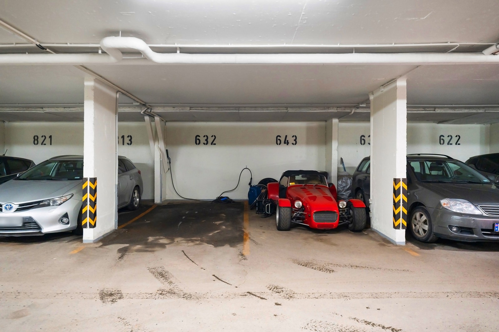 Leiligheten disponerer også en parkeringsplass i garasje med elbillader Galleribilde