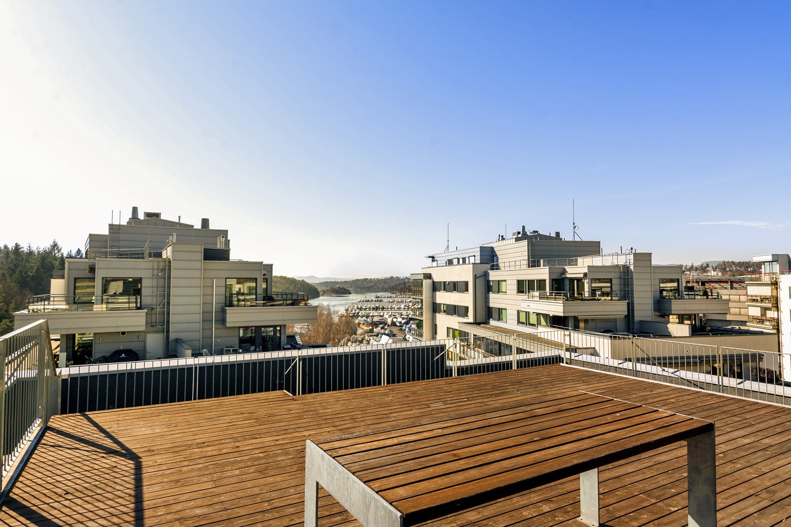 Det er en felles takterrasse for alle enhetene. Galleribilde