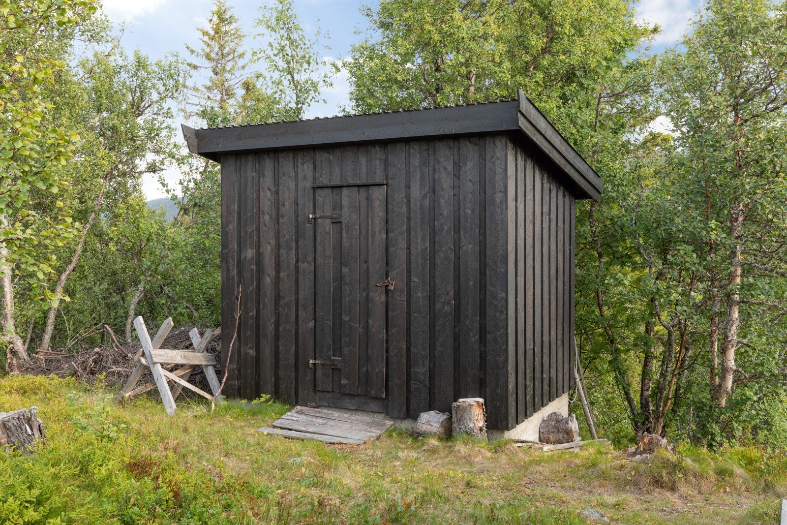 Uthus med oppbevaringsplass Galleribilde