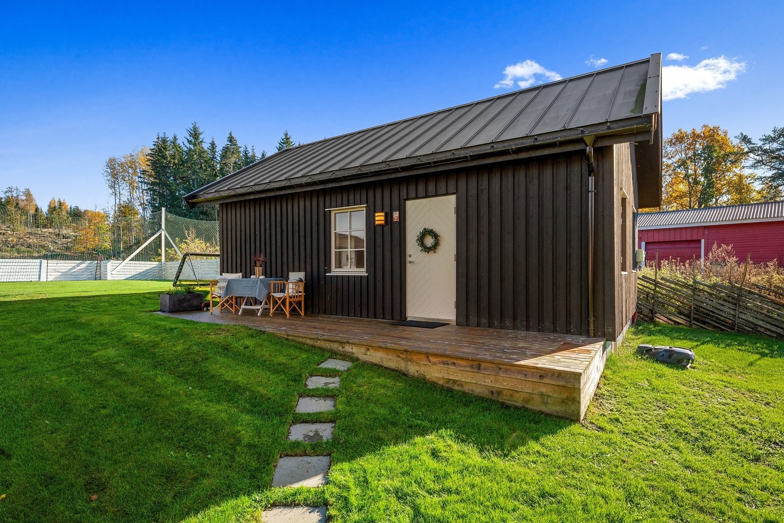 Innredet uthus som brukes som anneks. Galleribilde