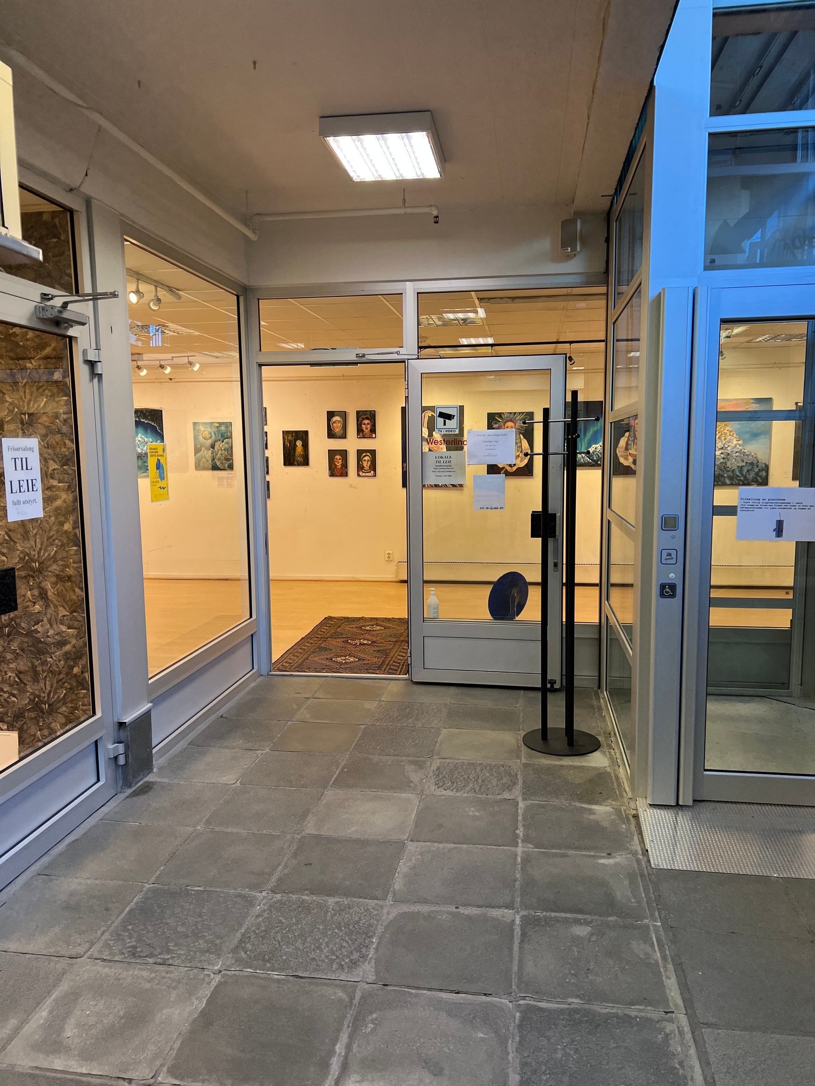 Inngangsparti Galleribilde