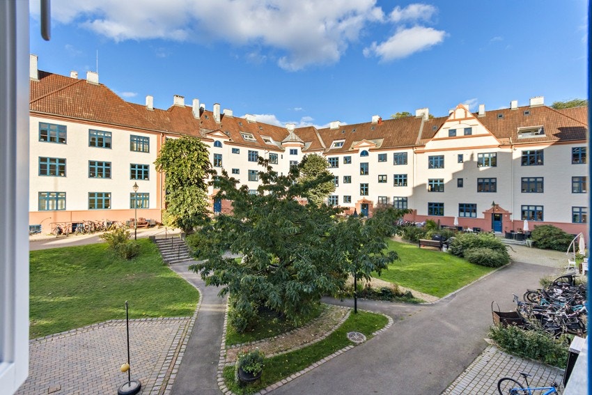 Arkitektene som tegnet Torshovbyen var opptatt av å utforme store, parklignende gårdsrom etter engelsk modell. (Arkivbilde) Galleribilde