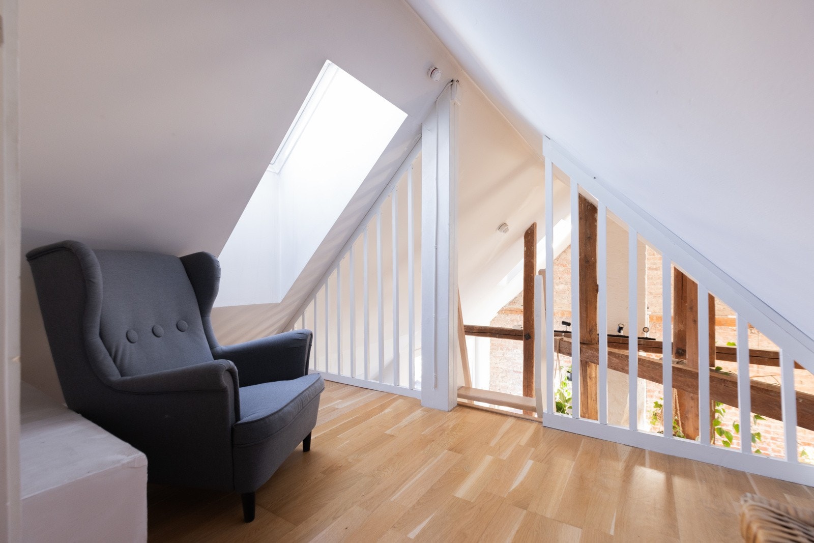 Boligen er innholdsrik og åpner for mange ulike alternativer for bruk. Hemsen er byggemeldt som bodareal. Galleribilde