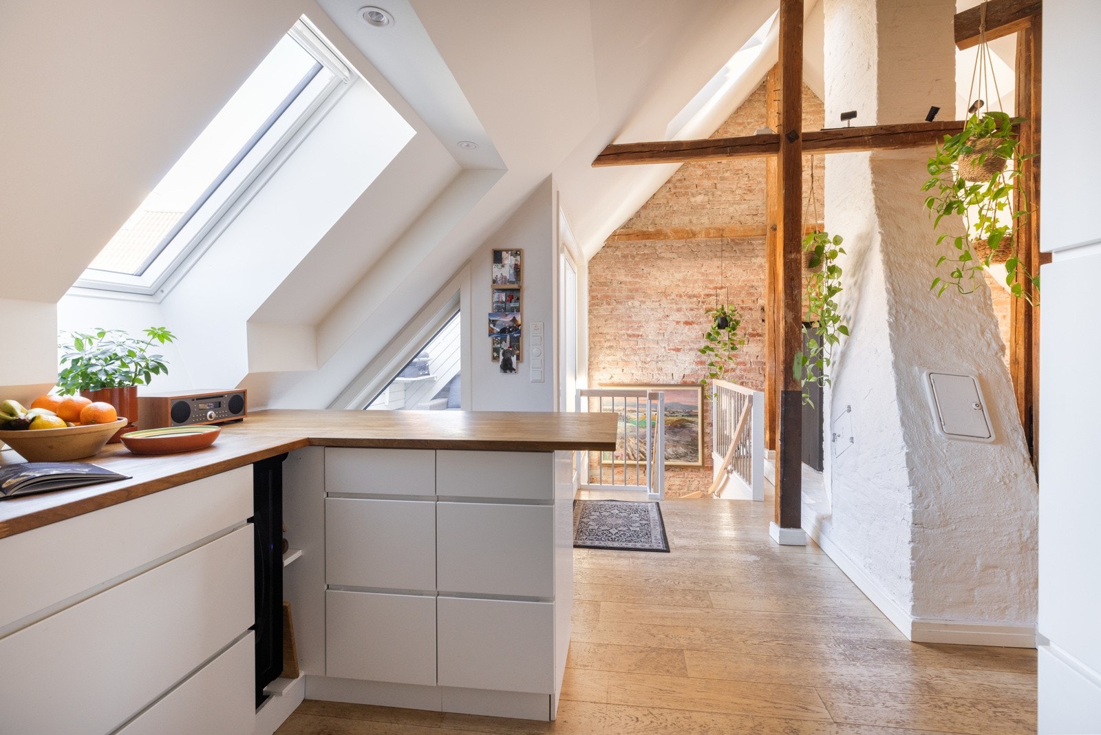 Takvinduene gir flott overlys i loftsetasjen. Galleribilde