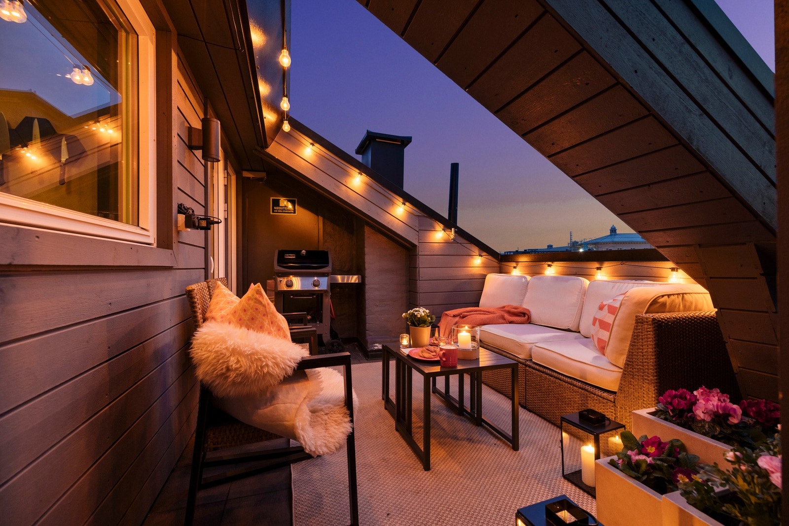 Nå har du muligheten til å sikre deg leiligheten med denne fantastiske takterrassen - perfekt for å nyte sene sommerkvelder! Galleribilde