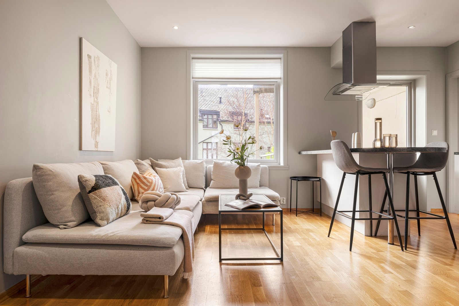 En moderne bygårdsleilighet med svært god planløsning. Galleribilde