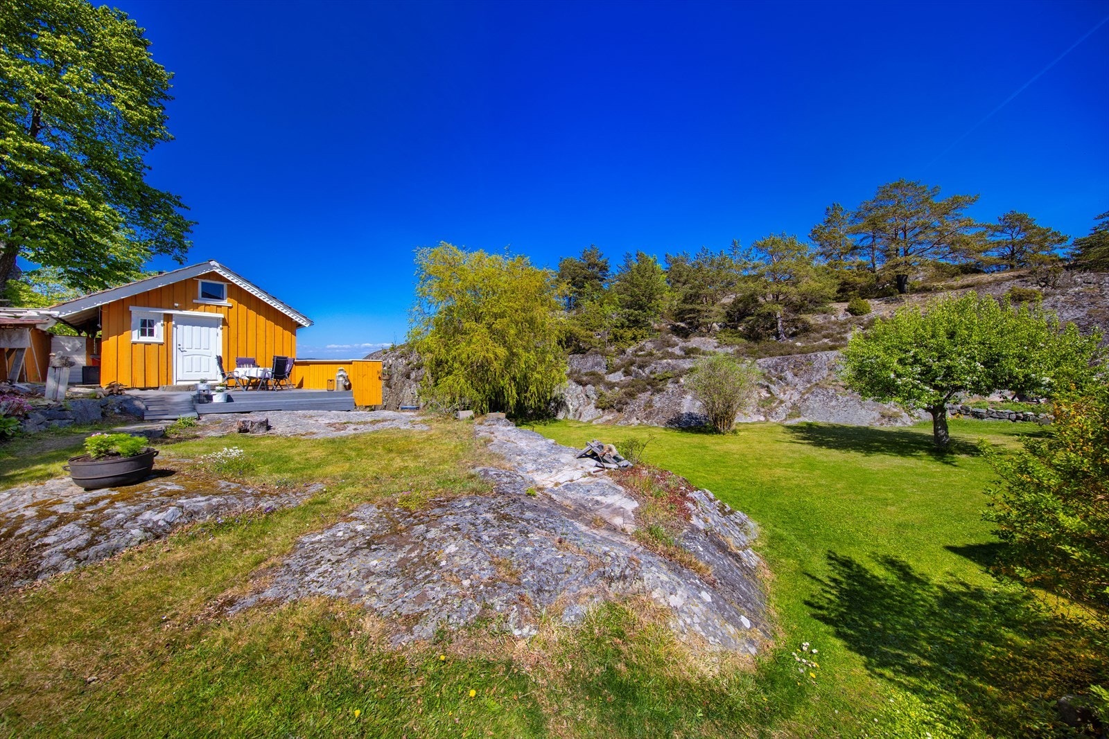 Uthuset er oppført i 1985. Galleribilde