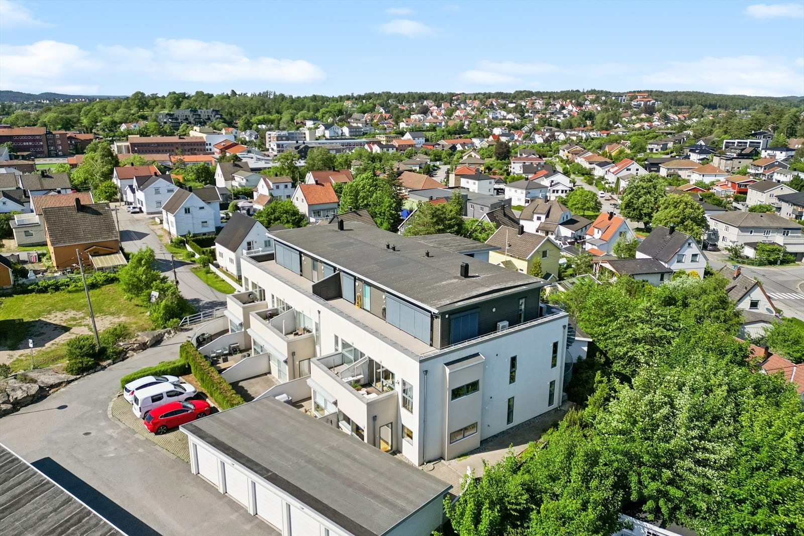 Kort vei til sentrum eller Hassingen med diverse forretninger Galleribilde