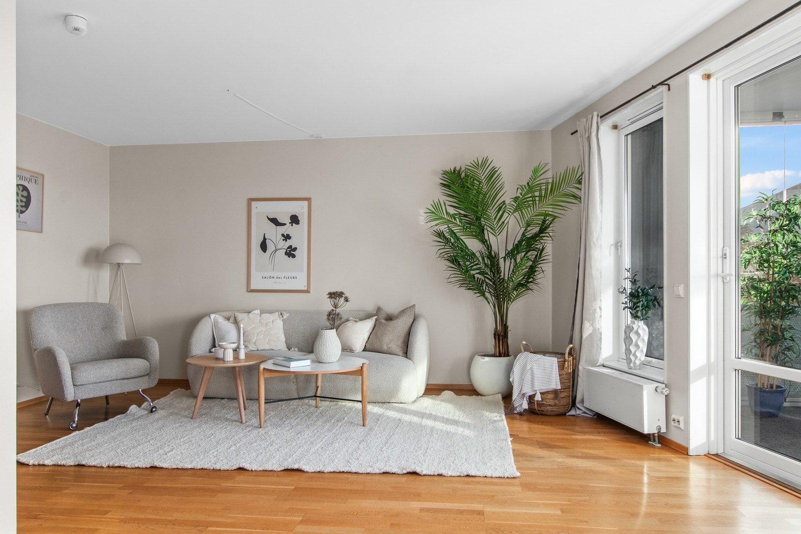 Stue med vinduer mot vest. Galleribilde