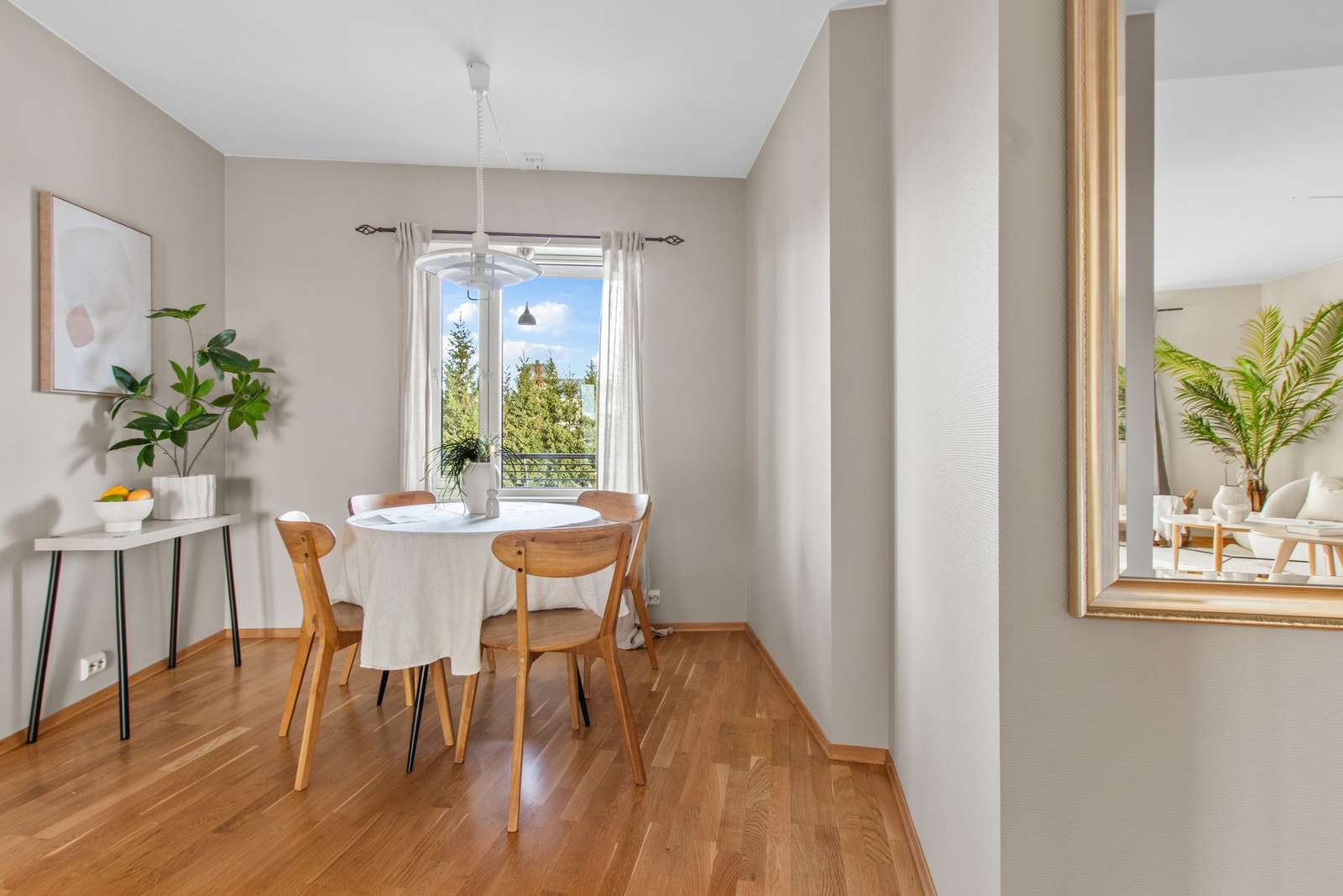 Spisestue. Galleribilde