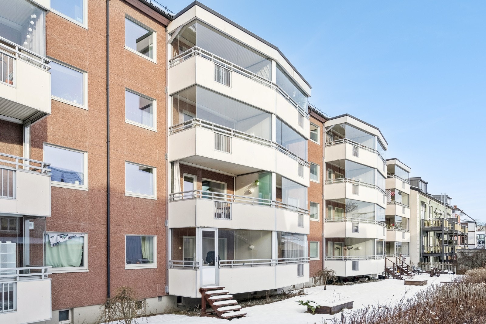 Borettslaget installerte nye vinduer og balkongdører i 2021. Galleribilde