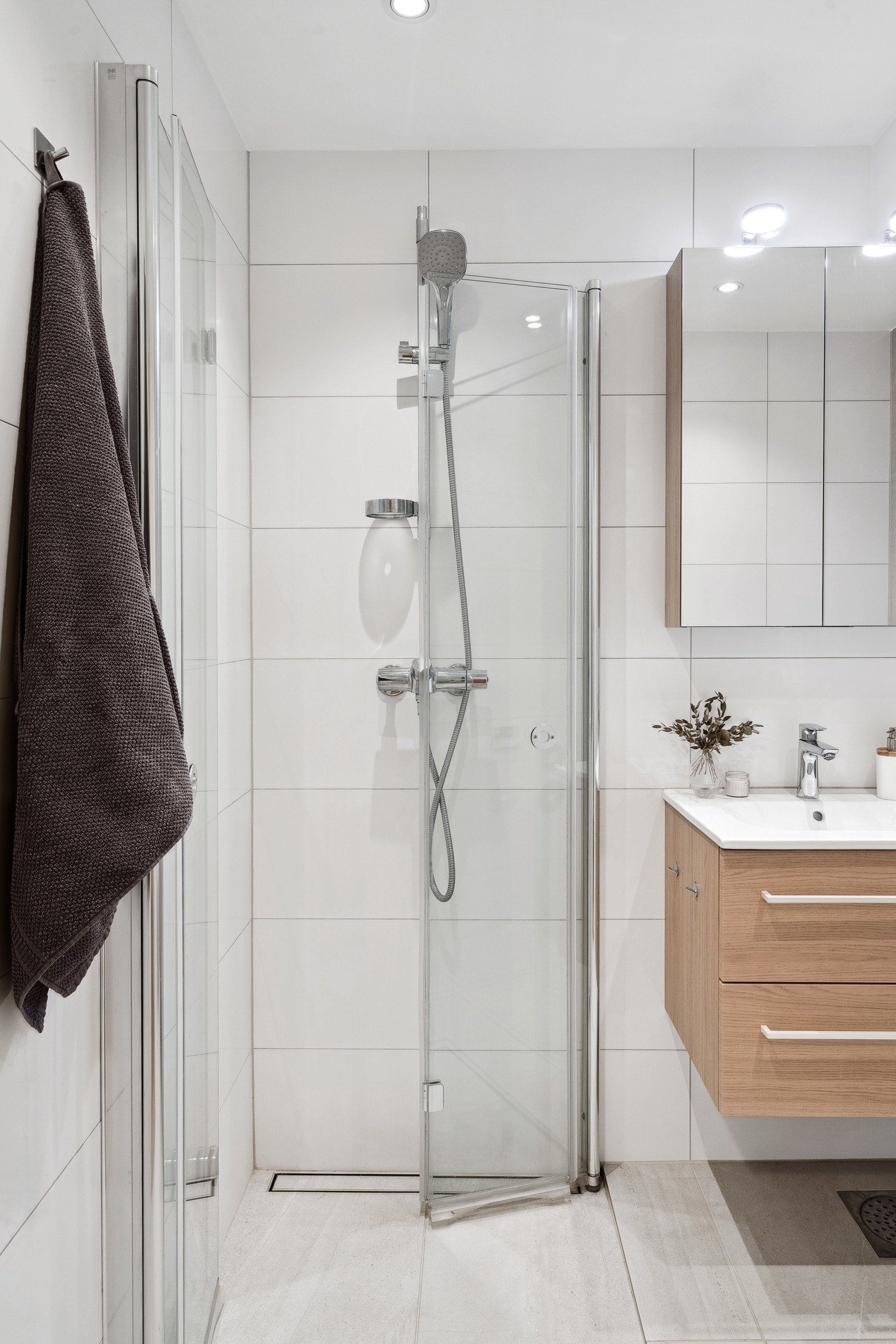 I forbindelse med renovert bad, ble det installert ny varmtvannstank og nytt rør-i-rør opplegg. Galleribilde