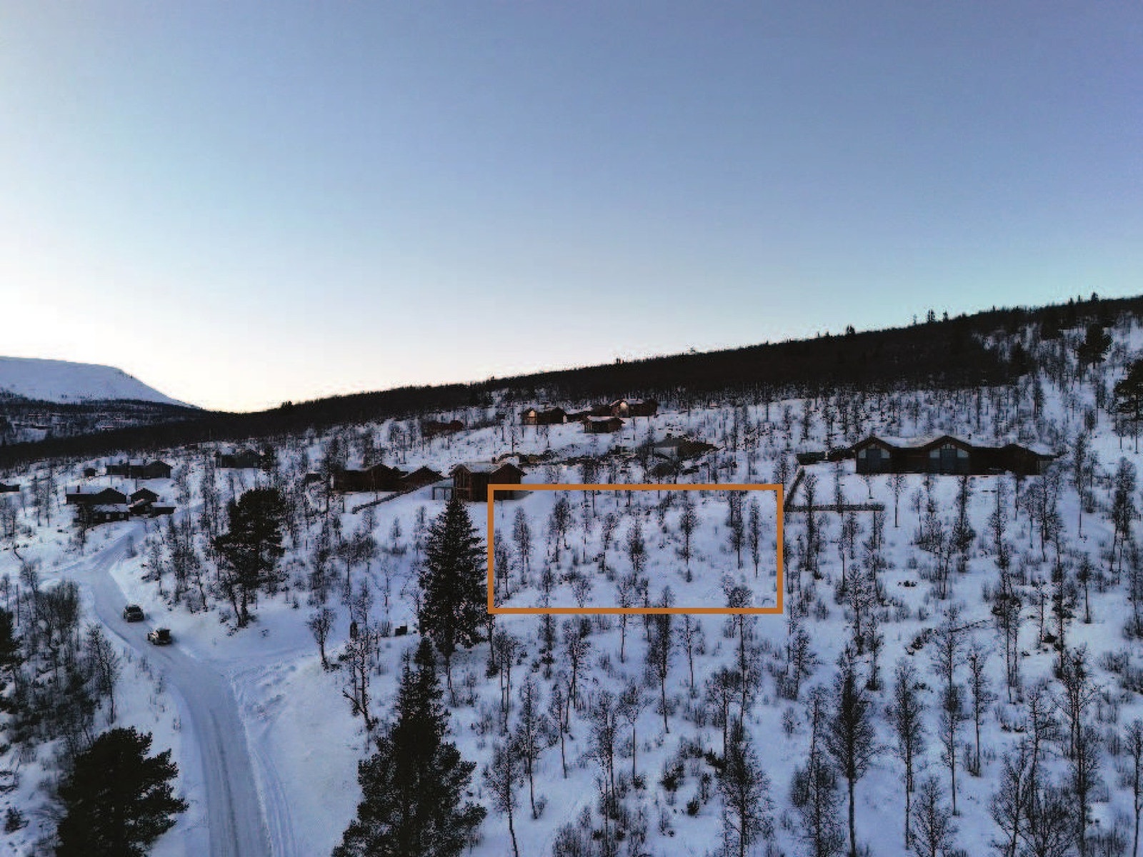 Eiendommen har en flott beliggenhet i Gamle Budalsvegen