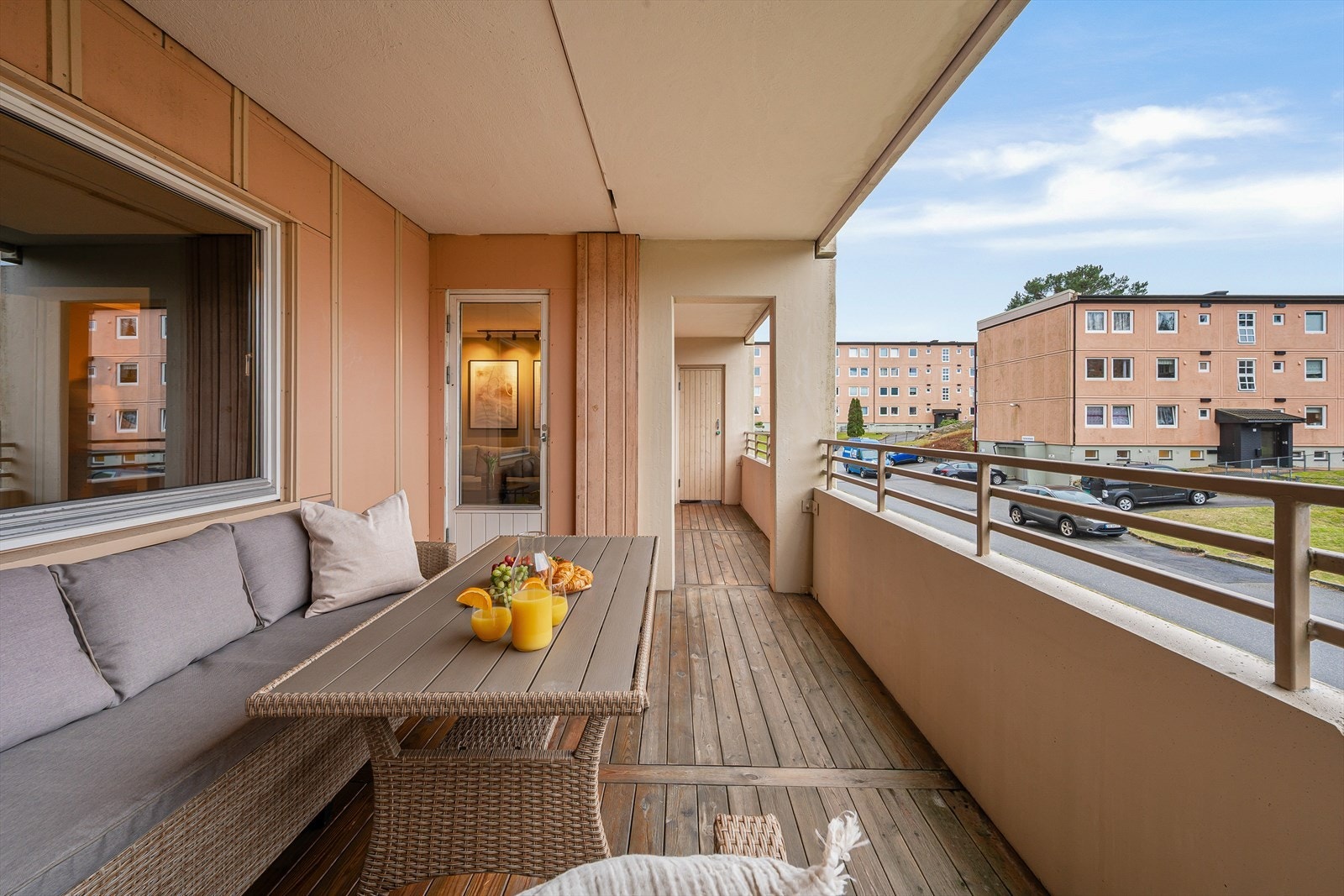 - Balkongen ligger vestvendt, og du kan derfor nyte svært gode solforhold - Galleribilde