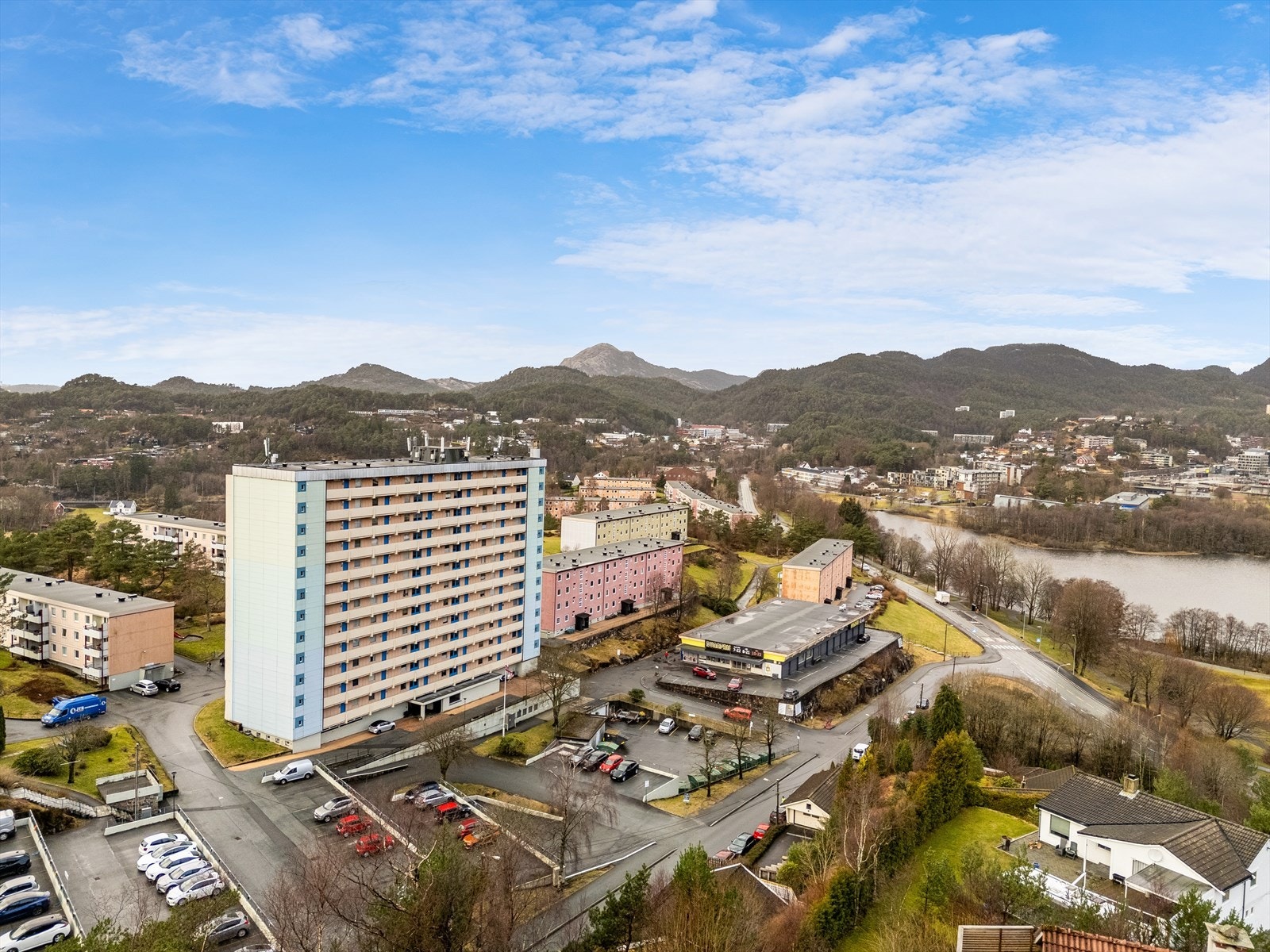 - Merk søndagsåpen Bunnpris som nærmeste nabo - Galleribilde