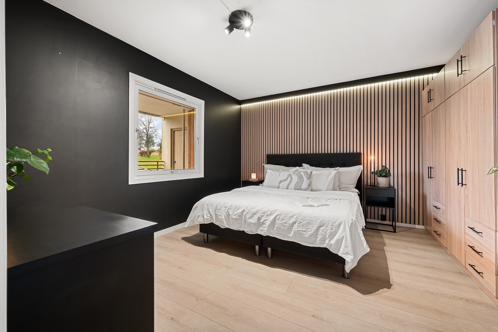 - Soverommet måler hele 15,4m² - Galleribilde