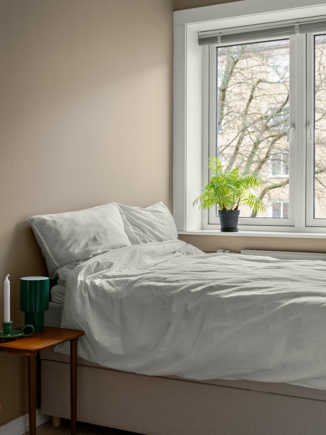 Rommet egner seg perfekt som barnerom, hjemmekontor eller gjesterom. Multifunksjonelt, med andre ord. Galleribilde