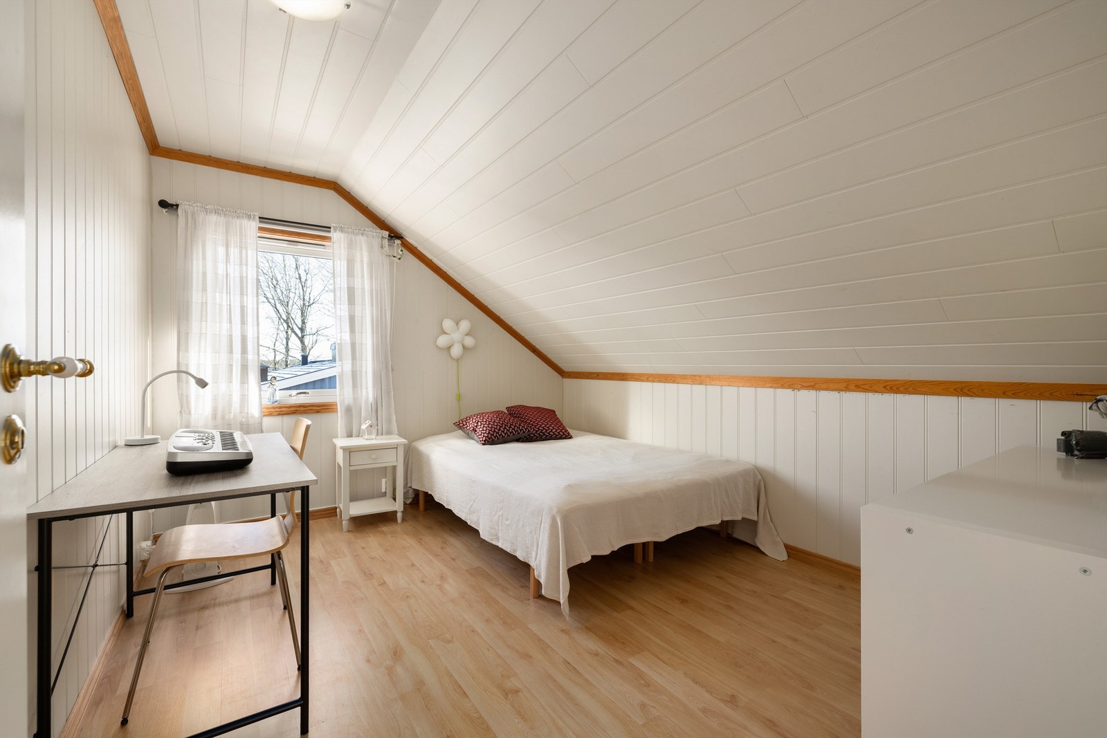 For barna innebærer soverommenes generøse størrelser stor plass til lek og opphold i egne omgivelser. Galleribilde