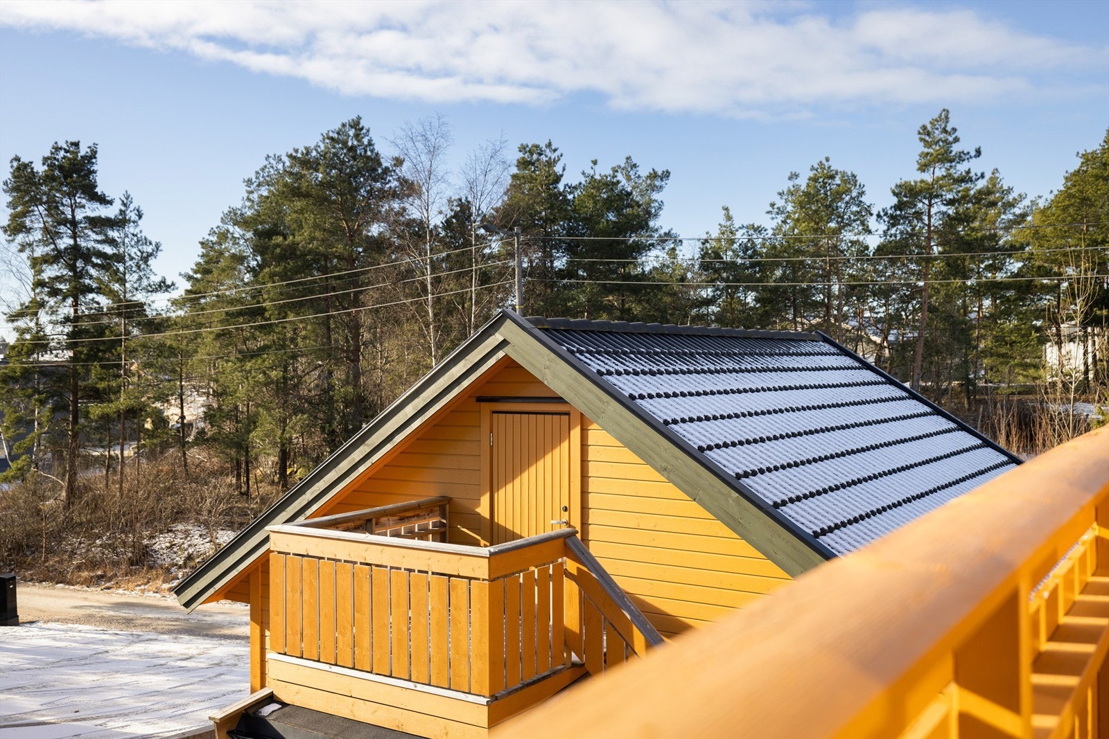 Utvendig bod og trapp bak garasjen ble oppført i 2016. Galleribilde