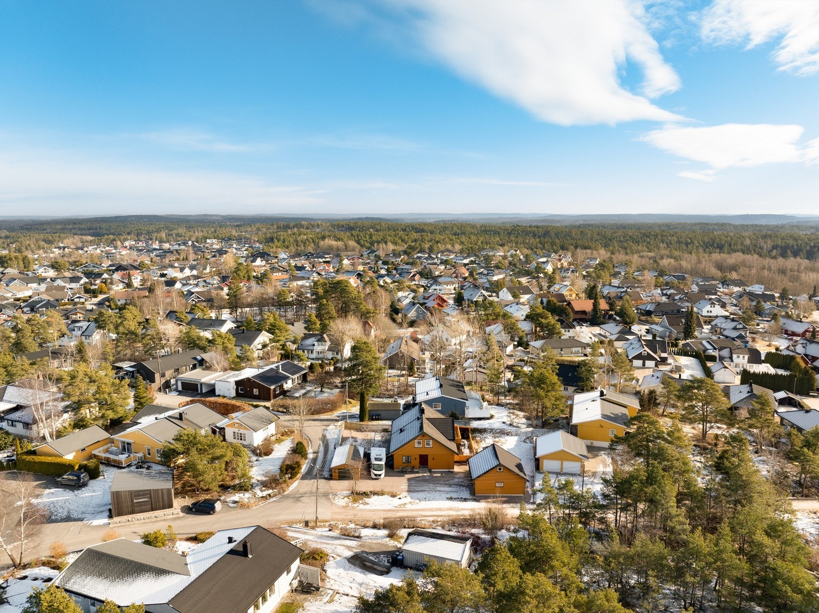 Hit, men ikke lenger. Tyrilia ender i ringgate foran 12A og har et svært fredelig, barnevennlig miljø. Galleribilde