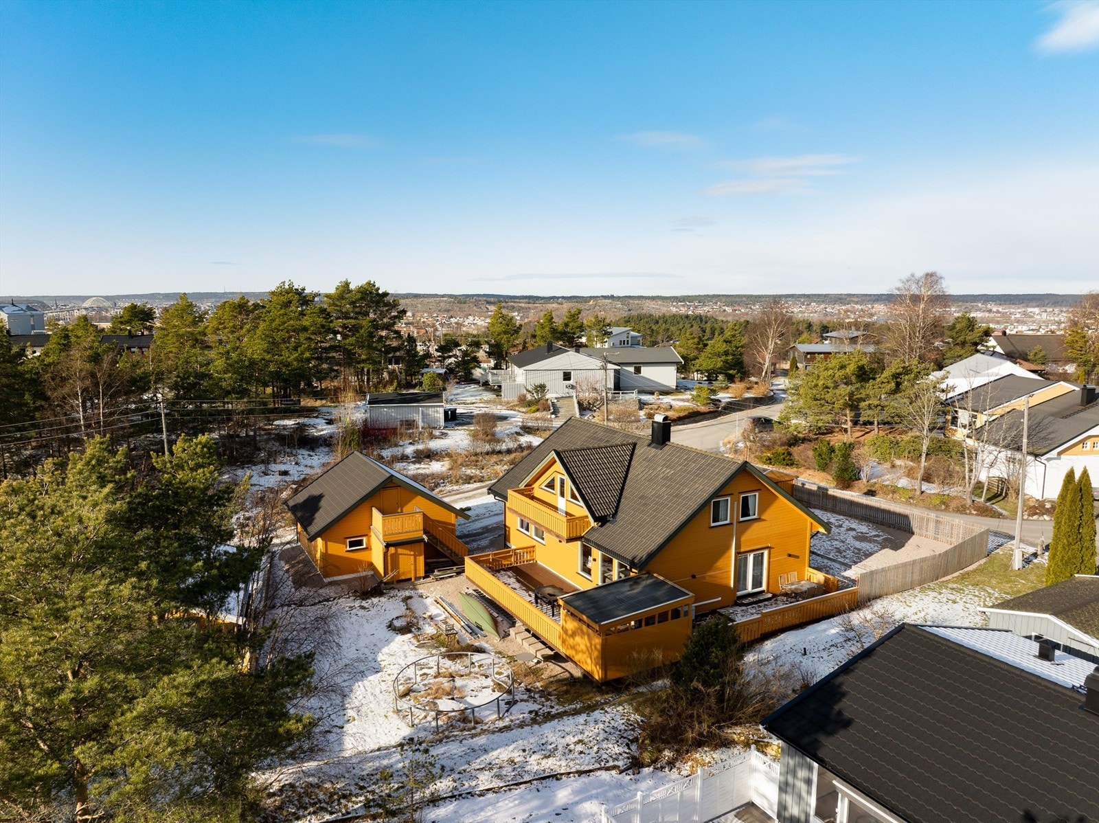 Tyrilia 12 presenteres av Raymond Bøhn i Krogsveen. Galleribilde