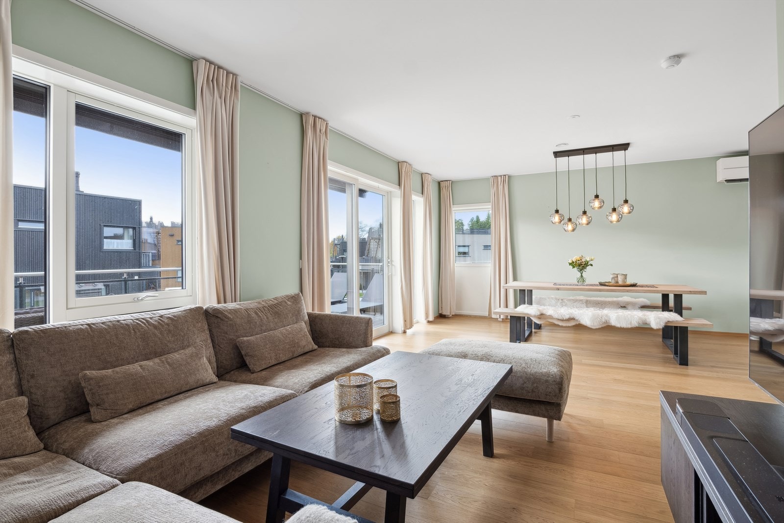 Her er det også en egen krok til innredning av en TV-stue, hvor man kan nyte avslappende kvelder med familie og venner. Galleribilde