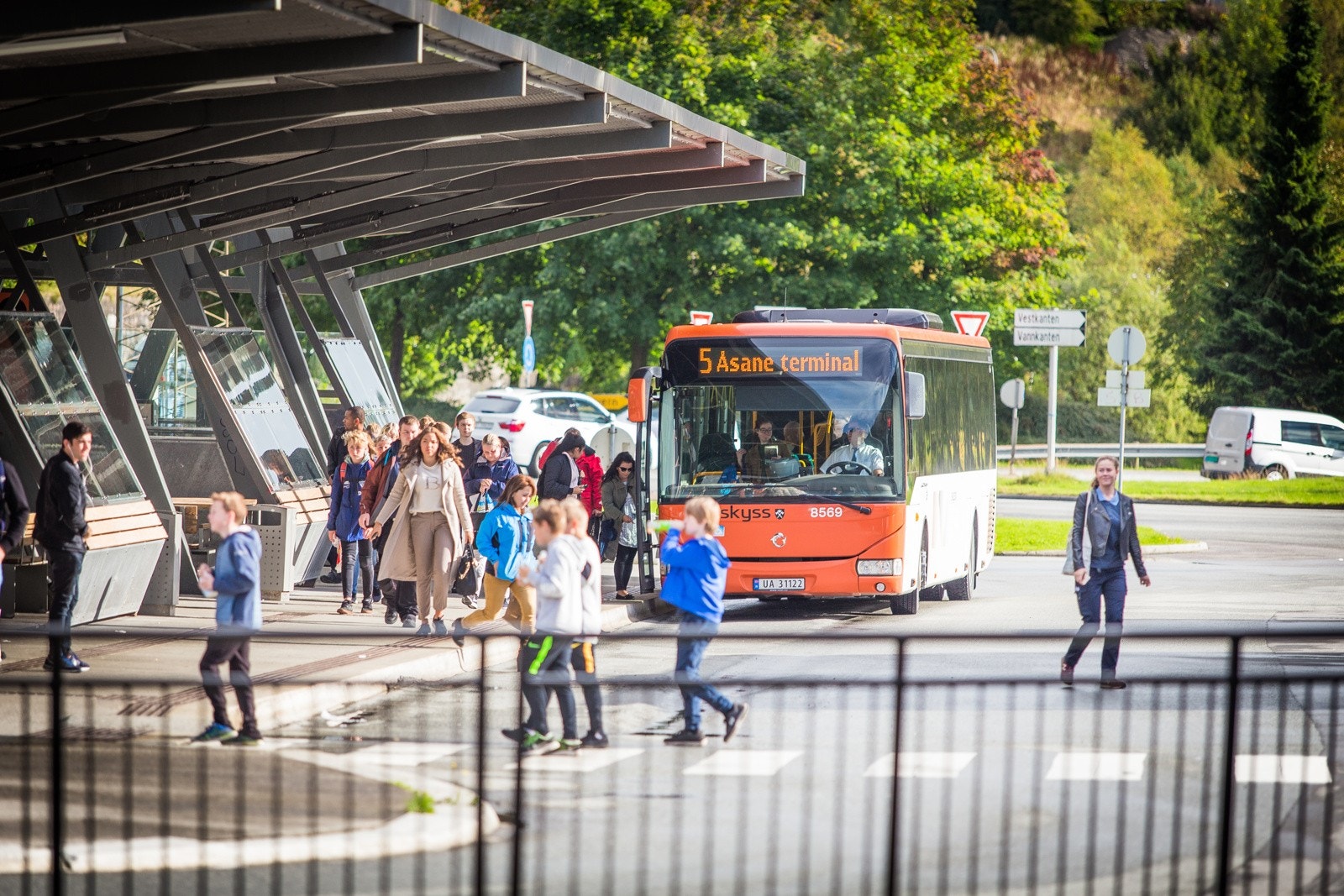 - Godt kollektivtilbud i alle retninger fra Loddefjord terminal - Galleribilde