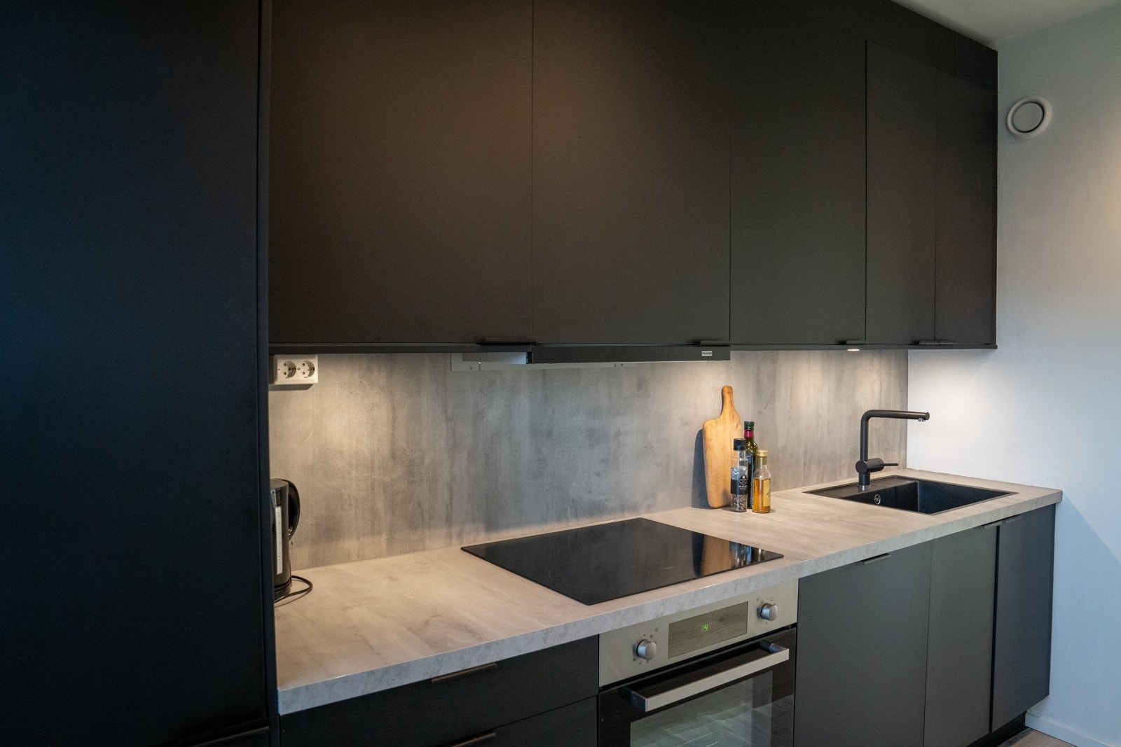 - Et lekkert og tidløst kjøkken med slette fronter - Galleribilde