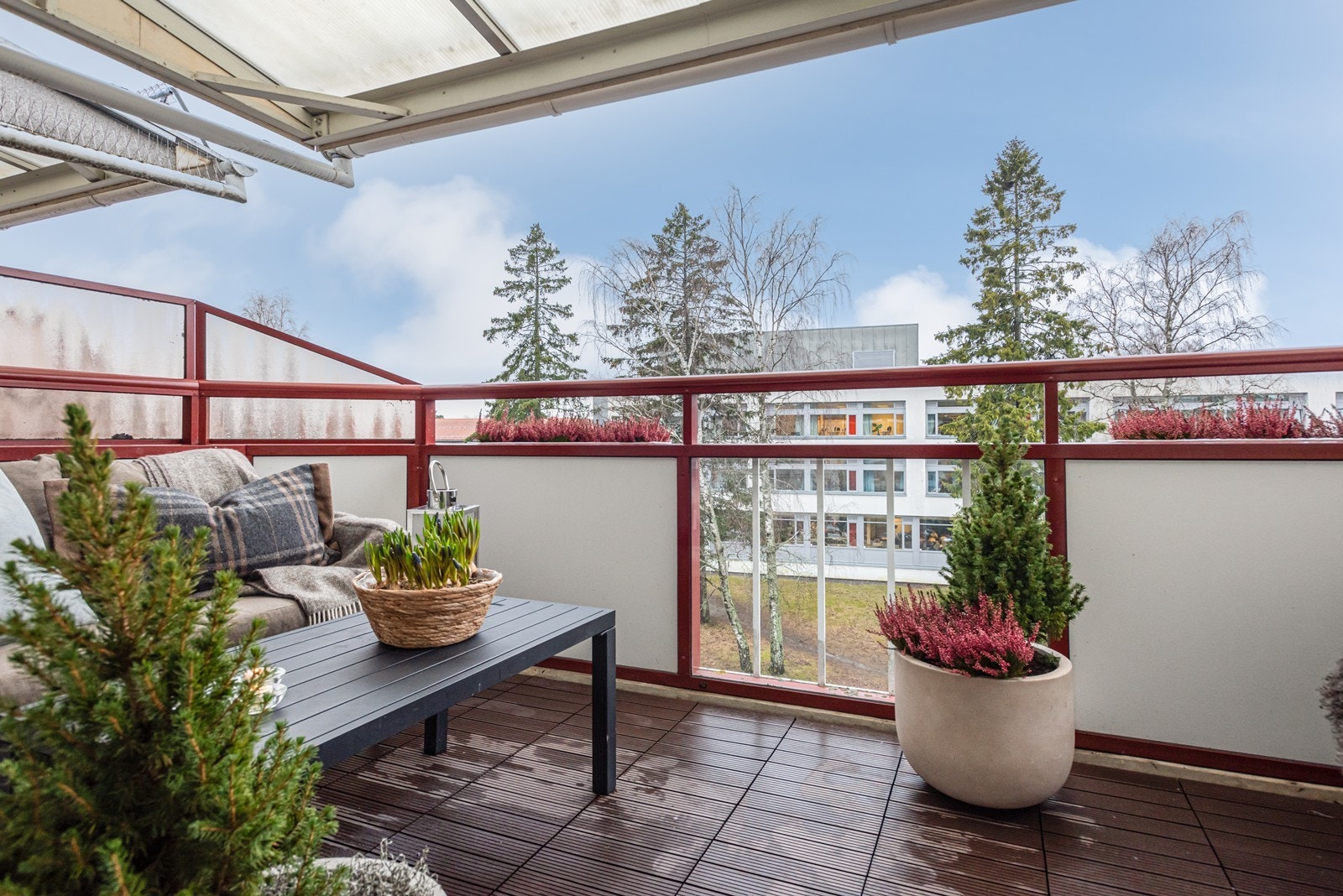 Fra stue er det utgang til vestvendt balkong på ca.7 kvm. Galleribilde