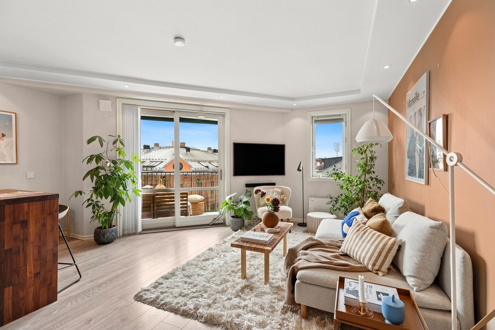 Dette er en nydelig 3-roms hvor du kommer deg høyt opp i etasjene. Galleribilde