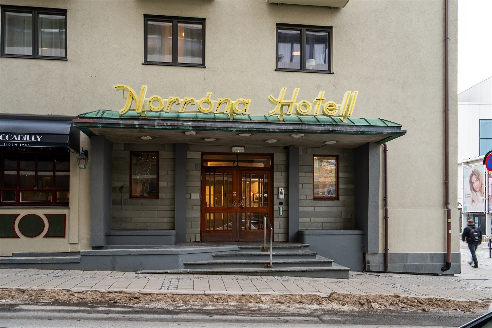 Inngangen - 20 meter fra Stormen. Galleribilde