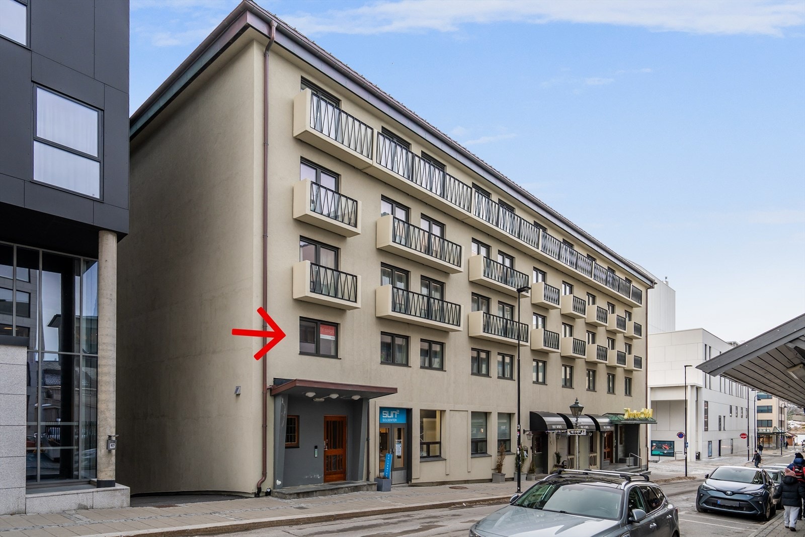 Fasade mot Sandgata. Galleribilde