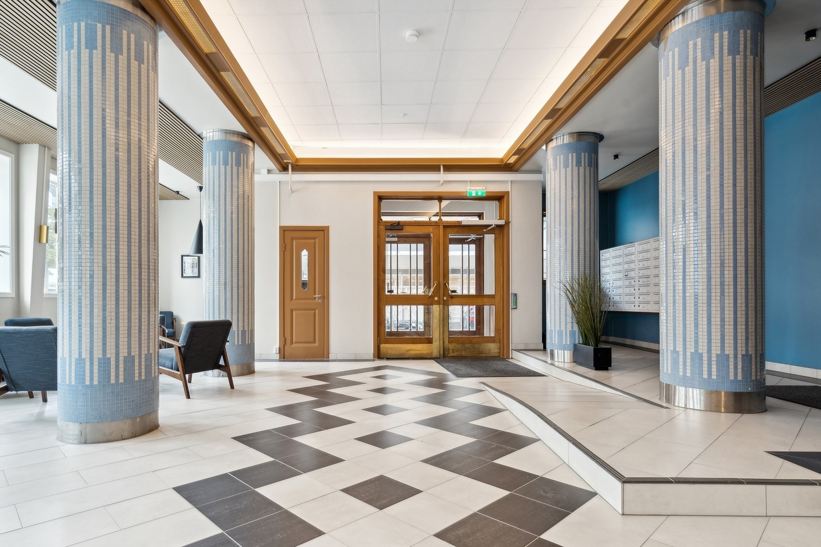 The Lobby. Galleribilde