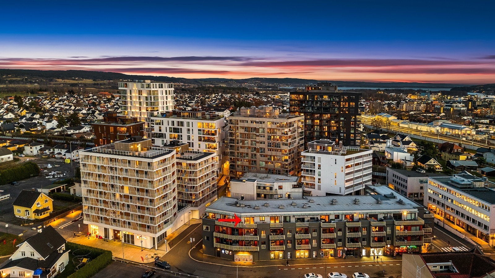 Her bor du svært sentralt, med nærhet til alt Lillestrøm sentrum har å by på! Galleribilde