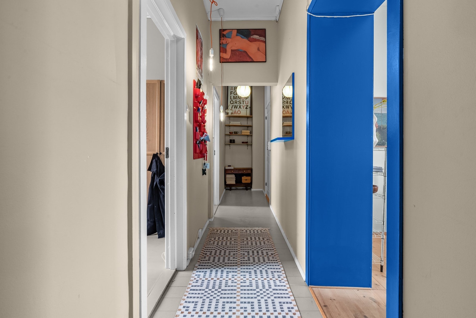 Solid takhøyde på 3,12 - 3,14m går igjen i alle rom. Galleribilde