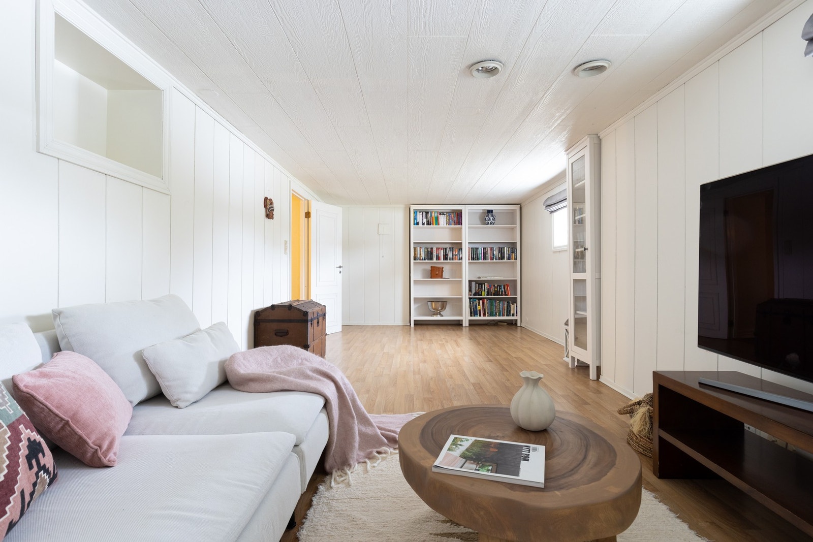 Eller kanskje det er behovet for et ekstra lekerom hvor barna kan leke og bråke så mye de vil uten at det forstyrrer de voksne på hjemmekontor? Her er mulighetene mange og det er bare å slå seg løs. Galleribilde