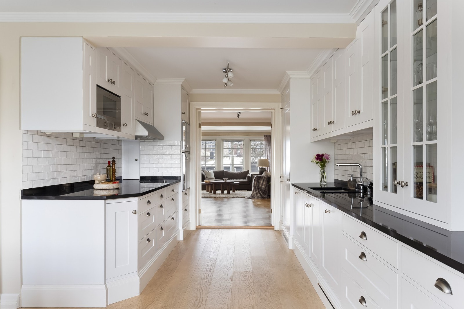 I tillegg er det integrert kjøleskap og oppvaskmaskin. Galleribilde