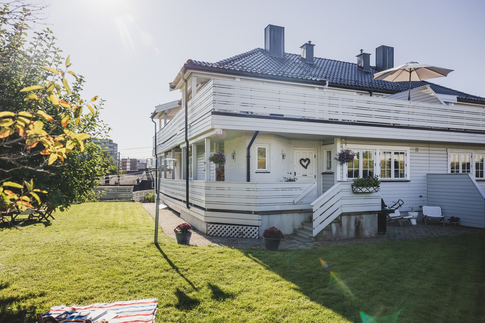 Dette er en flott og ikke minst pen eiendom som tilbyr det aller meste en familie måtte ønske i et nytt hjem. Galleribilde