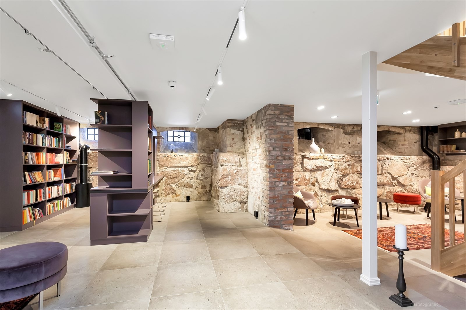 Bibliotek i tilknytning til selskapslokalet Galleribilde