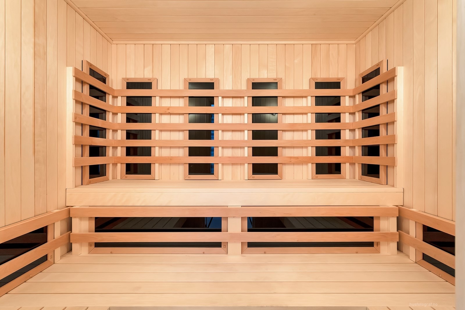 Velværeavdelingen har boblebad og badstue Galleribilde