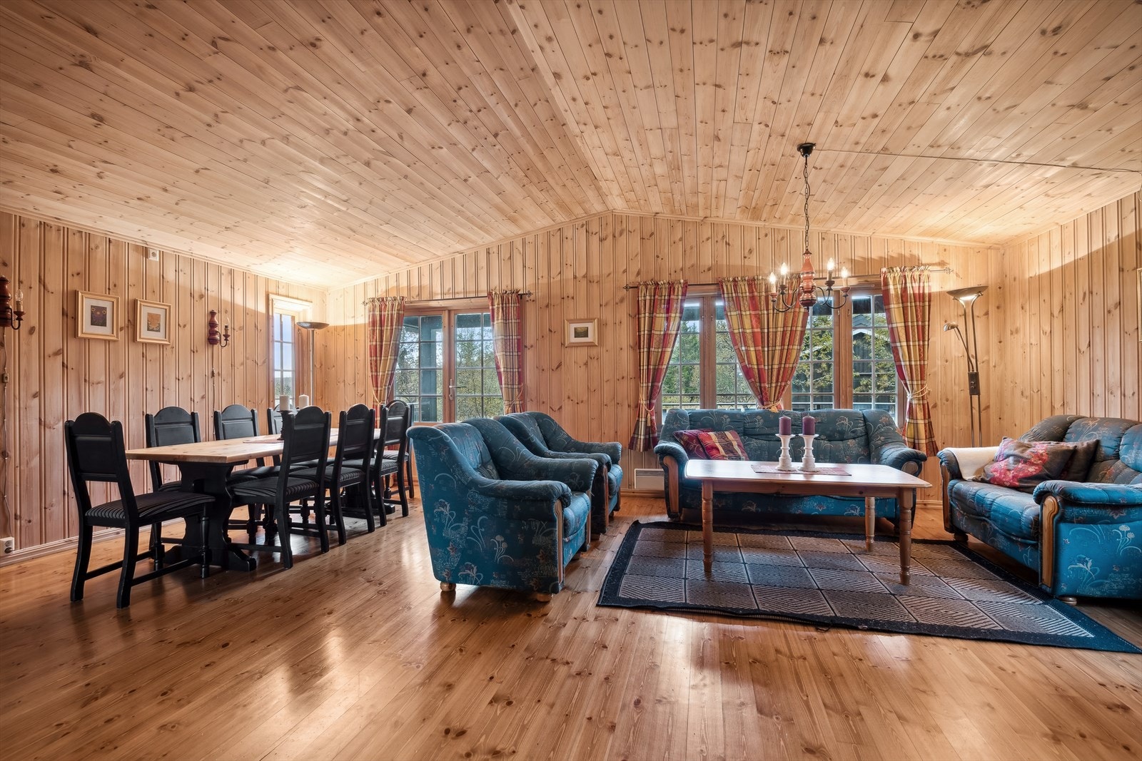 Vinduene ivaretar utsikten og slipper naturen enda tettere innpå! Galleribilde