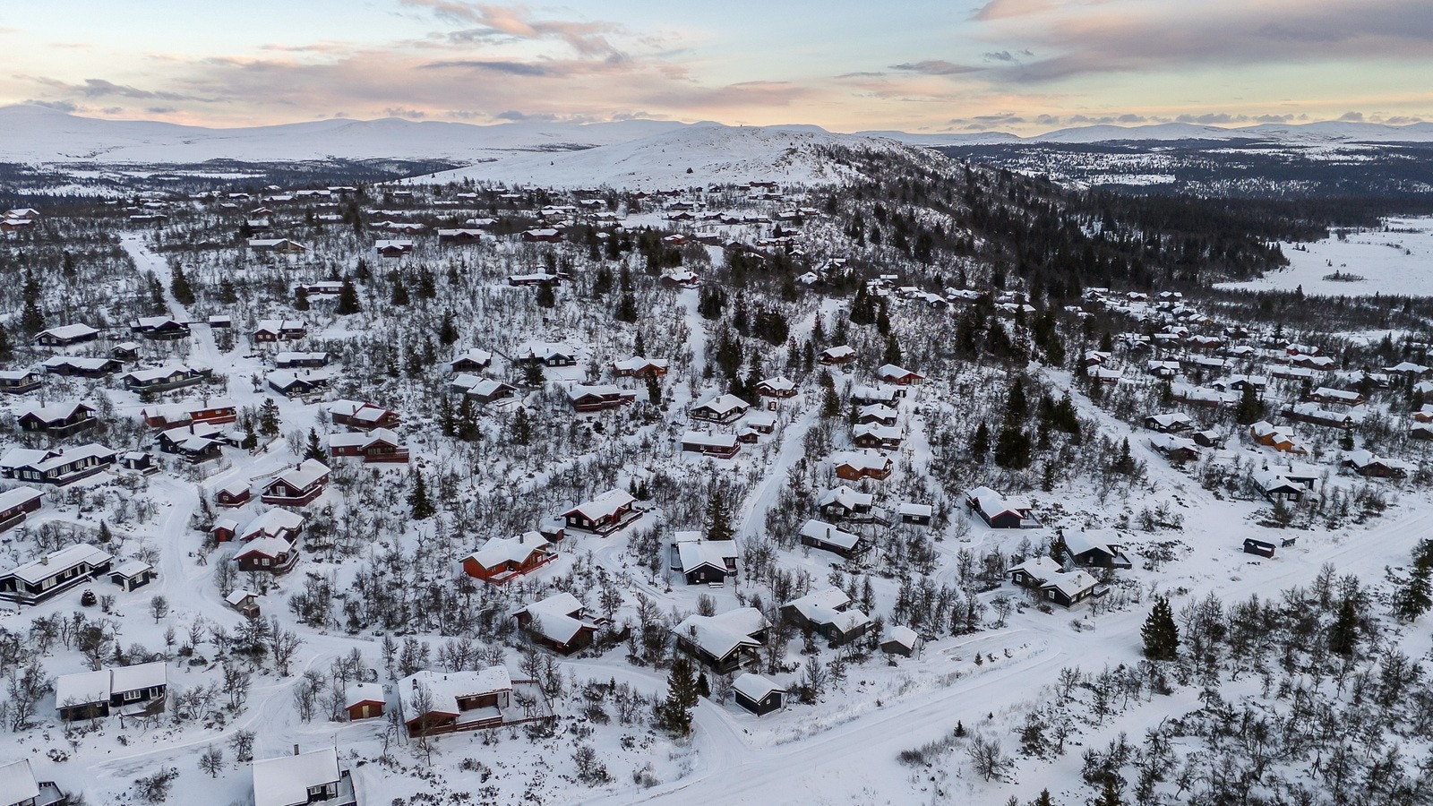 Venabygdsfjellet ligger sør for Rondane nasjonalpark, omtrent midt mellom Østerdalen og Gudbrandsdalen. Galleribilde